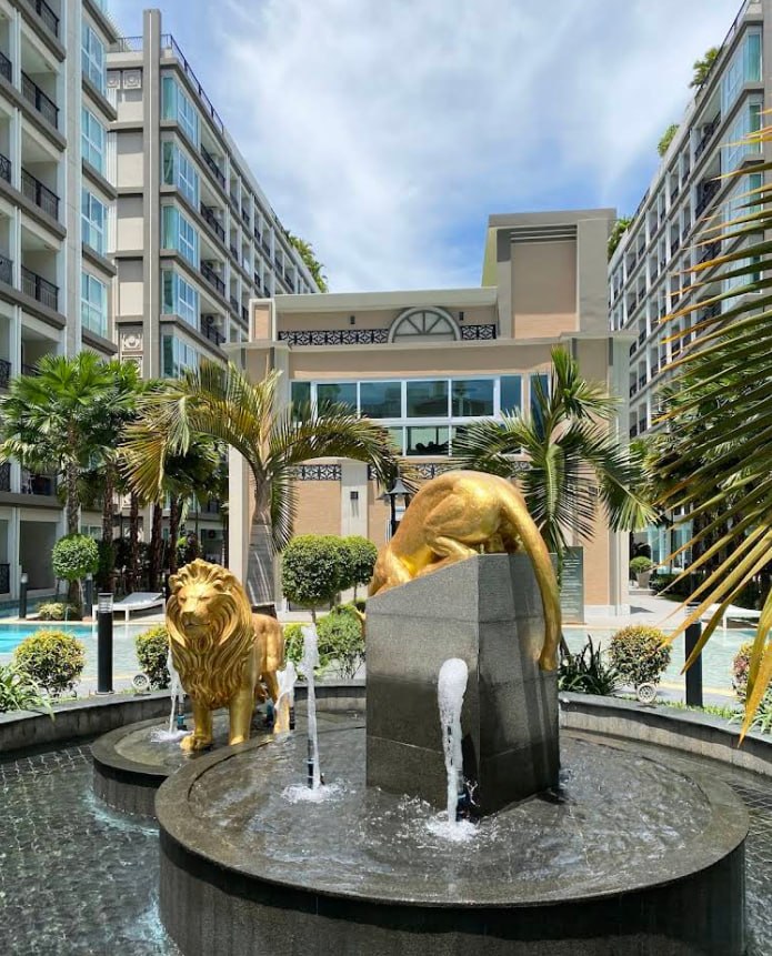 Dusit Grand Park 2 — студия
